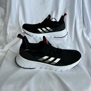 *NWT*Authentic* Adidas Mens Asweego Sneakers Size 8.5